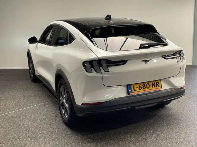 Ford Mustang Mach-E RWD 75 kWh 2021 Elektrisch 6