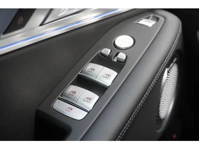 BMW XM 50e 2025 Hybride Benzine 14