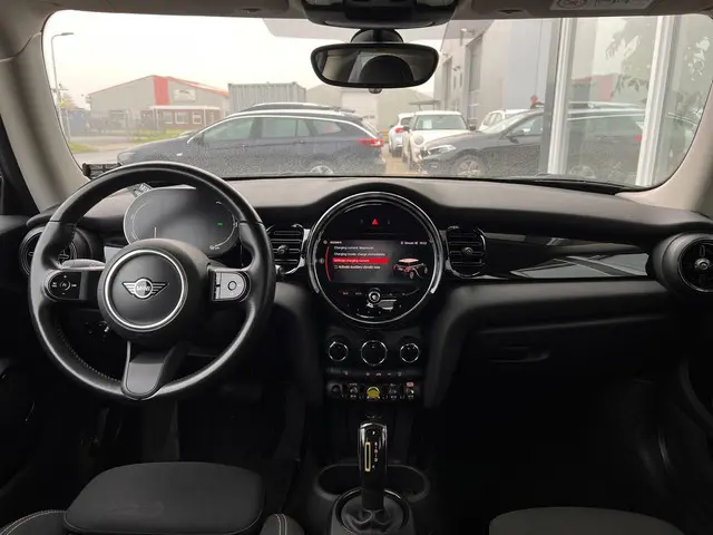 MINI Electric Mini Essential 33 kWh 2021 Elektrisch 5