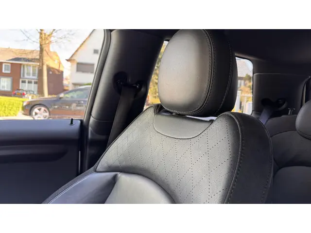 MINI Cooper Mini 1.5 Business 2018 Benzine 16