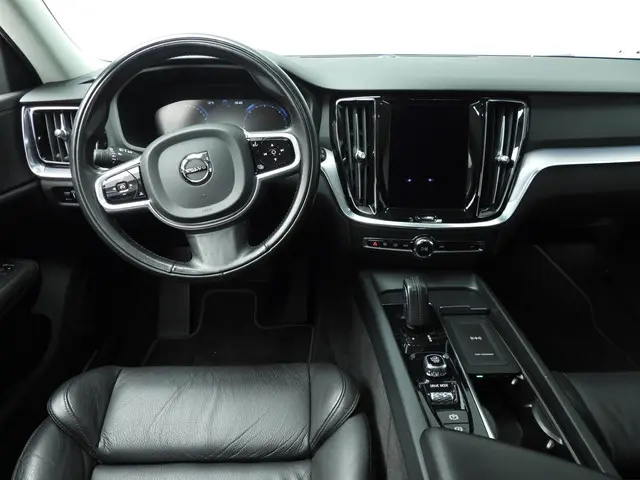 Volvo V60 2.0 B4 MHEV diesel R-Design 2021 Diesel 7