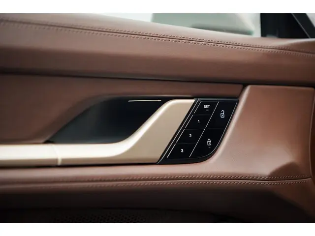 Porsche Taycan 79 kWh 2021 Elektrisch 39