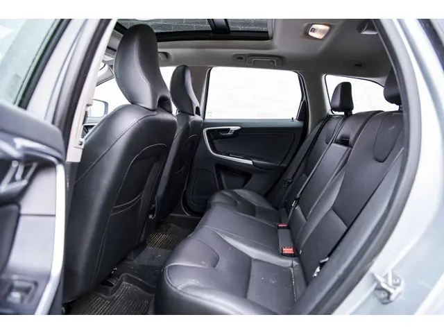 Volvo XC60 2.0 T5 FWD Polar+ 2017 Benzine 8