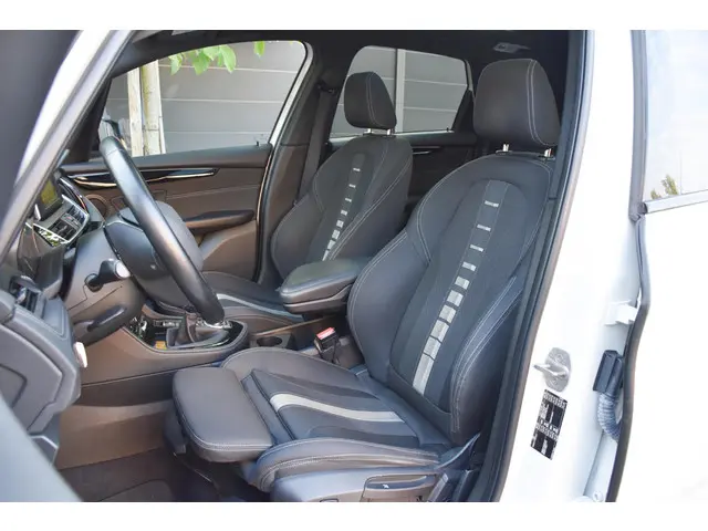 BMW 2 Serie Active Tourer 218i Executive 2015 Benzine 8