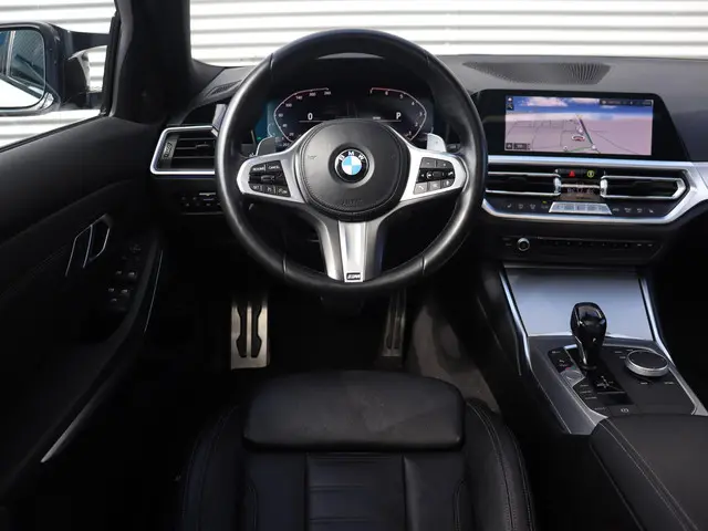 BMW 3 Serie Touring 320i 2021 Benzine 9
