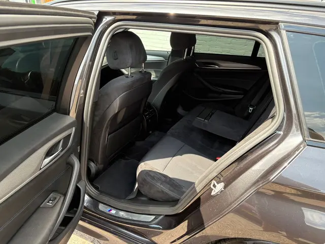 BMW 5 Serie Touring 520i High Executive 2018 Benzine 14