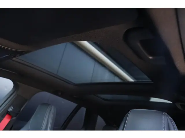 Mercedes-Benz C-Klasse Estate AMG 63 2018 Benzine 17