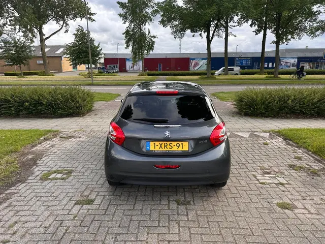 Peugeot 208 1.2 VTi Allure Clima.Navi.Pano 2014 Benzine 5