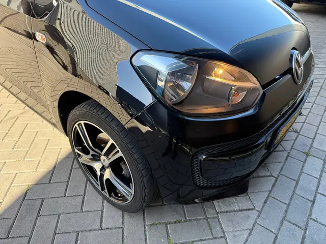 Volkswagen up! 1.0 groove up! BlueMotion 2015 Benzine 15