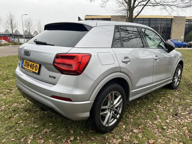 Audi Q2 1.0 30 TFSI 85kW Design 2020 Benzine 8