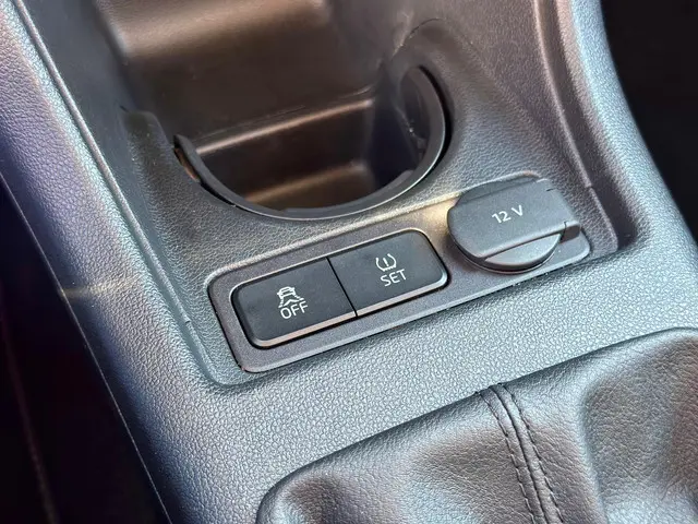 Volkswagen up! 1.0 BMT move up! 2018 Benzine 14