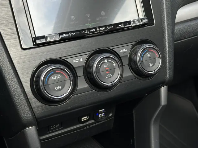 Subaru Forester 2.0 Luxury Plus 2014 Benzine 16