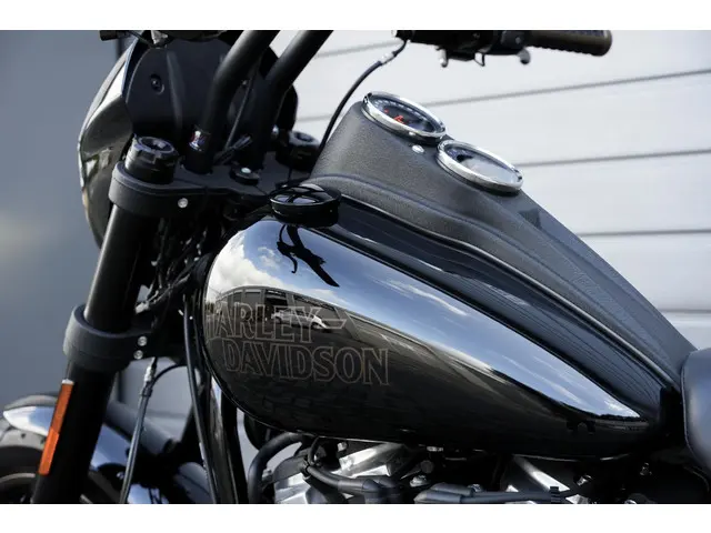 Harley-Davidson Low Rider 114 FXLR S 2020 Benzine 23