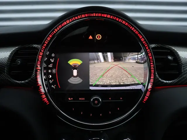 MINI 5-Deurs Cooper 2023 Benzine 31