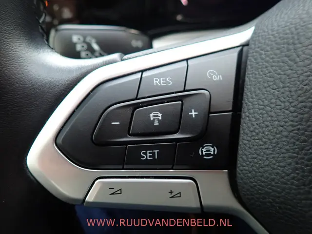 Volkswagen Golf 1.0TSI Life 2022 Benzine 21