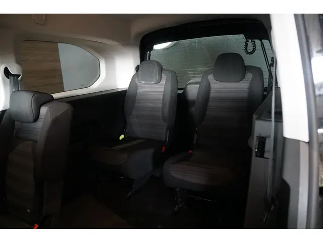 Opel Combo Tour 1.2 Turbo L2H1 Edition 7p. 2020 Benzine 33