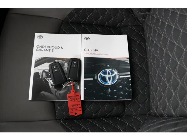 Toyota C-HR 2.0 Hybrid Executive 2021 Hybride Benzine 11