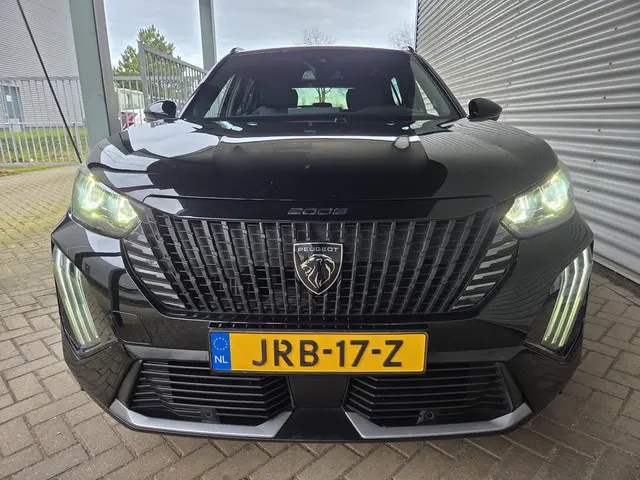 Peugeot 2008 1.2 PureTech Allure 2024 Benzine 9