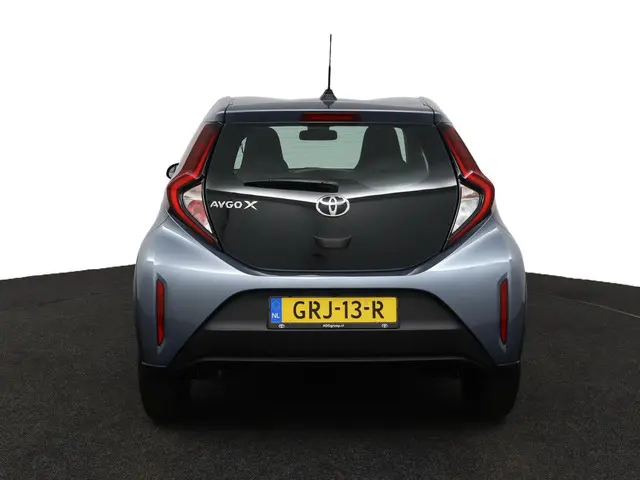 Toyota Aygo X 1.0 VVT-i MT Play 2025 Benzine 59