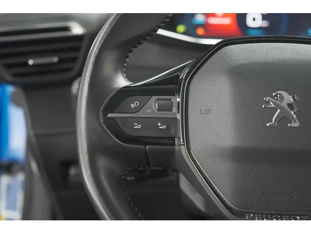 Peugeot 2008 PureTech 130 Allure 2020 Benzine 33