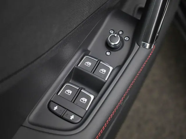 Audi Q2 35 TFSI/150PK S Edition 2025 Benzine 23