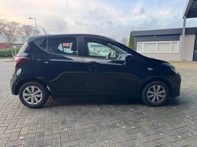 Hyundai i10 1.0i Comfort ( AIRCO + KM NAP ) 2018 Benzine 5