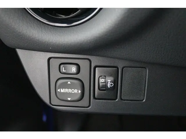 Toyota Yaris 1.5 Hybrid Design 2018 Hybride Benzine 30