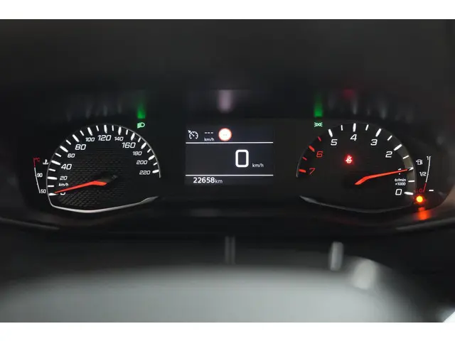 Peugeot 208 PureTech 100 Allure Pack 2023 Benzine 36