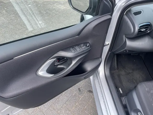 Toyota Yaris 1.5 Hybrid Active 2025 Hybride Benzine 5