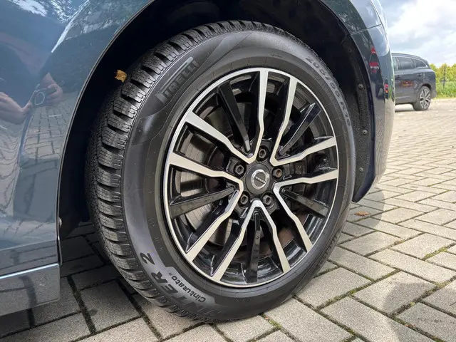 Volvo V40 1.5 T2 Polar+ 2020 Benzine 24