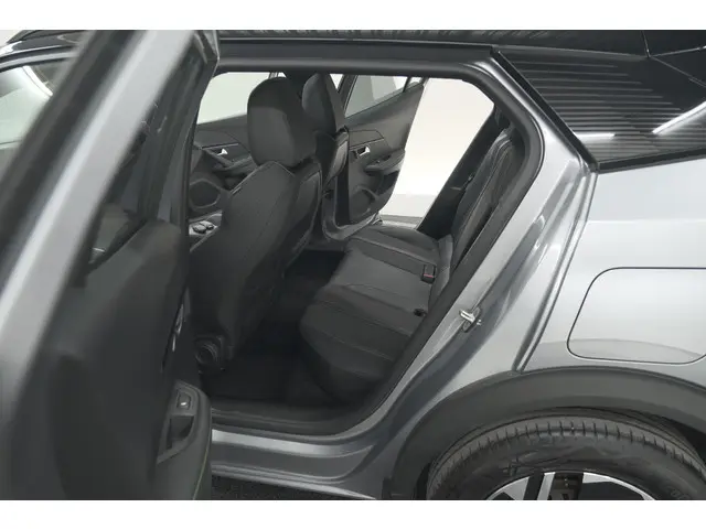 Peugeot 2008 Hybrid 136 e-DSC6 GT 2024 Hybride Benzine 34