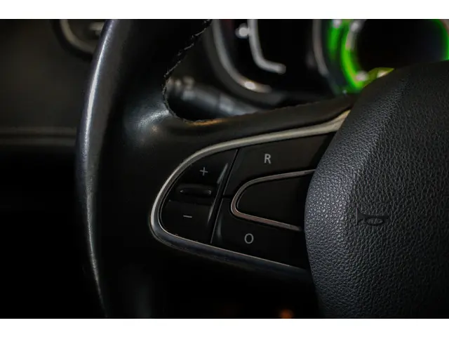 Renault Scénic TCe 130 Bose 2017 Benzine 33