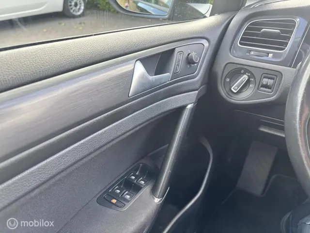 Volkswagen Golf 1.0 TSI Trendline 2018 Benzine 12