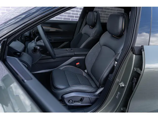 Lynk & Co 08 1.5 More 2025 Hybride Benzine 28