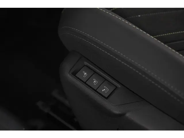 Peugeot 2008 PureTech 130 EAT8 GT 2024 Benzine 28