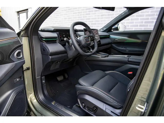 Lynk & Co 08 1.5 More 2025 Hybride Benzine 25