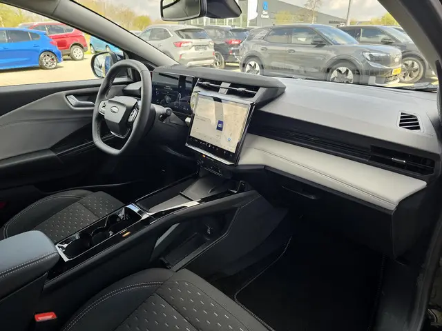 Ford Puma Gen-E 44 kWh 2025 Elektrisch 8