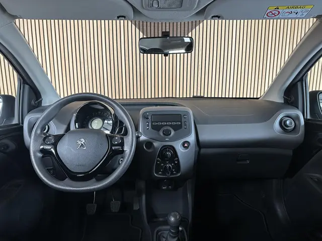 Peugeot 108 1.0 e-VTi Active 2022 Benzine 13