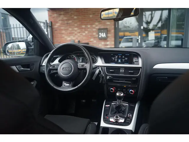 Audi A4 Avant 1.8 TFSI S-line 2013 Benzine 9