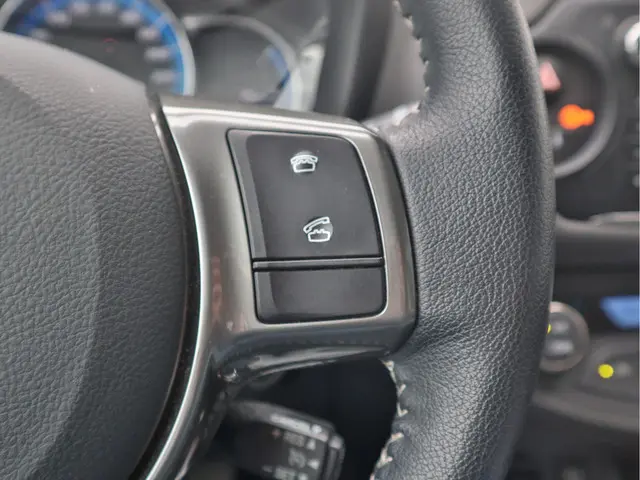 Toyota Yaris 1.5 Hybrid Comfort 2015 Hybride Benzine 13