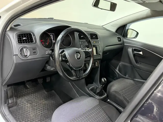 Volkswagen Polo 1.2 TSI Bluemotion 2014 Benzine 6