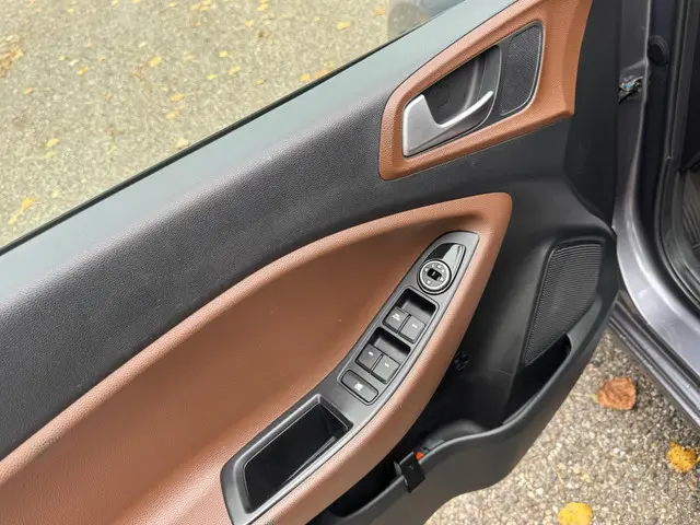 Hyundai i20 1.2 HP i-Motion /NAP/Airco/cruise/ 2016 Benzine 20