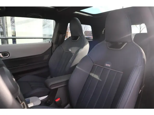 MINI 3-Deurs Cooper C 2025 Benzine 13