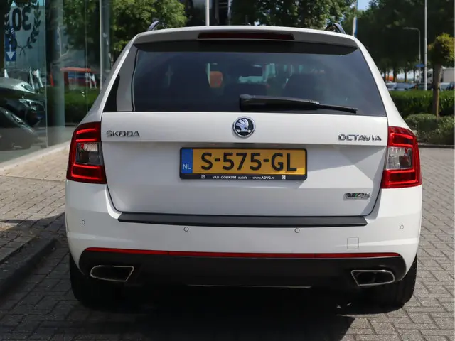 Škoda Octavia Combi 2.0 TSI RS 2014 Benzine 31