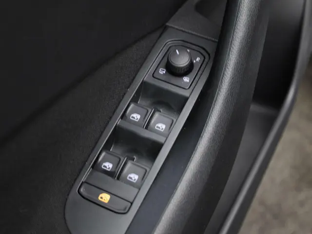 Škoda Kamiq 1.0TSI/115PK DSG Selection 2025 Benzine 16