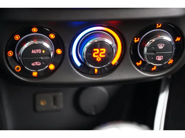 Opel Corsa 1.6 Turbo OPC MAXTON DESIGN 2015 Benzine 23