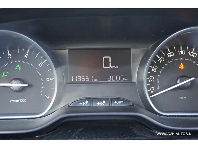 Peugeot 208 1.2 PureTech Blue Lion 2017 Benzine 12