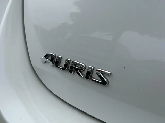 Toyota Auris 1.8 Hybrid Dynamic Go 2018 Hybride Benzine 28