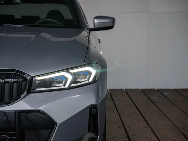 BMW 3 Serie Sedan 320i 2025 Benzine 32