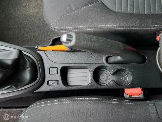 Renault Clio 0.9 TCe Eco2 Limited 2016 Benzine 22